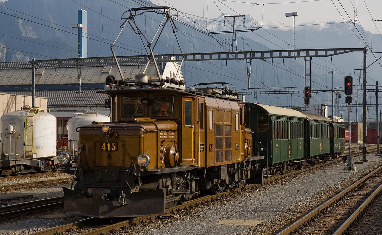 RhB  ·  NEU/OVP Eisenbahn Kinder-Puzzle  ·  Elektro-Lokomotive Ge 6/6 Krokodil 
