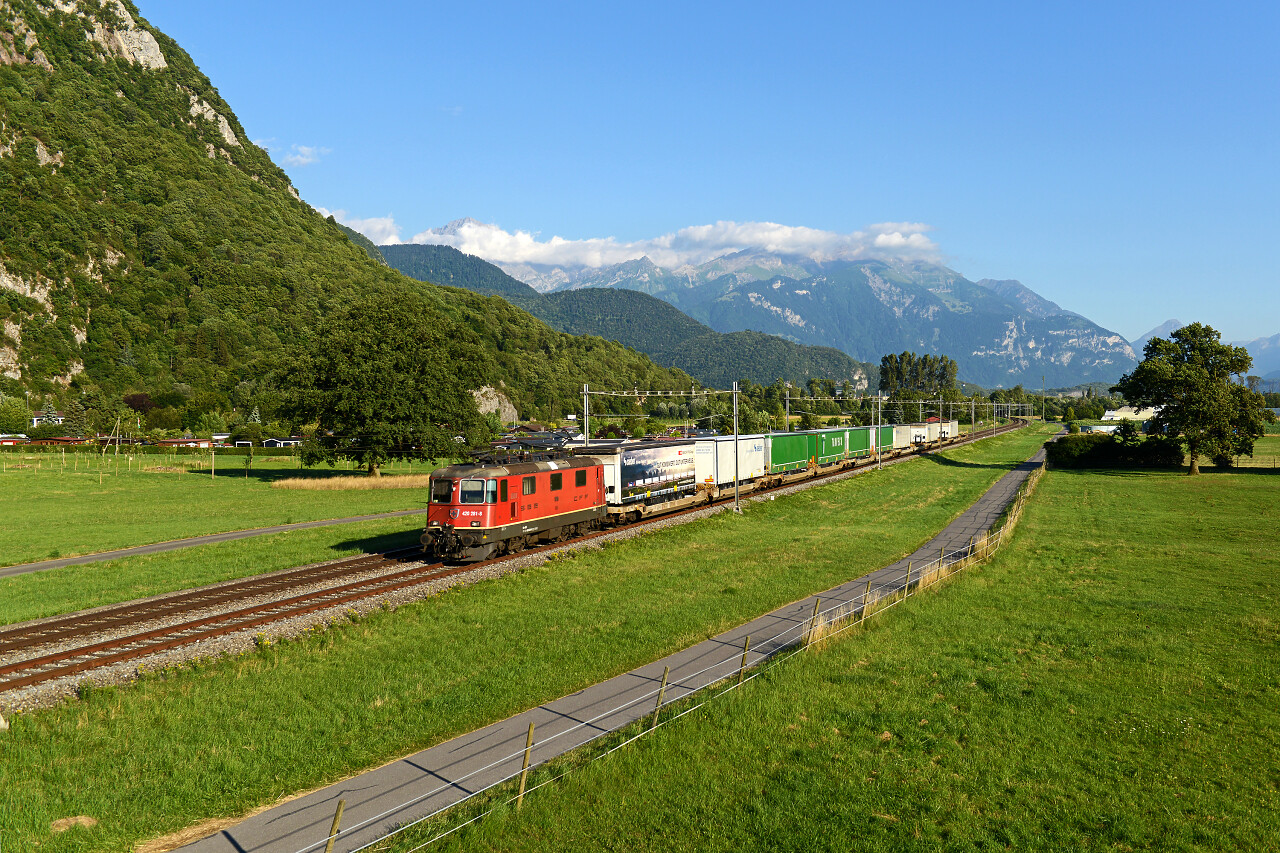 Re 420 281 Of SBB Between Aigle And Roche VD