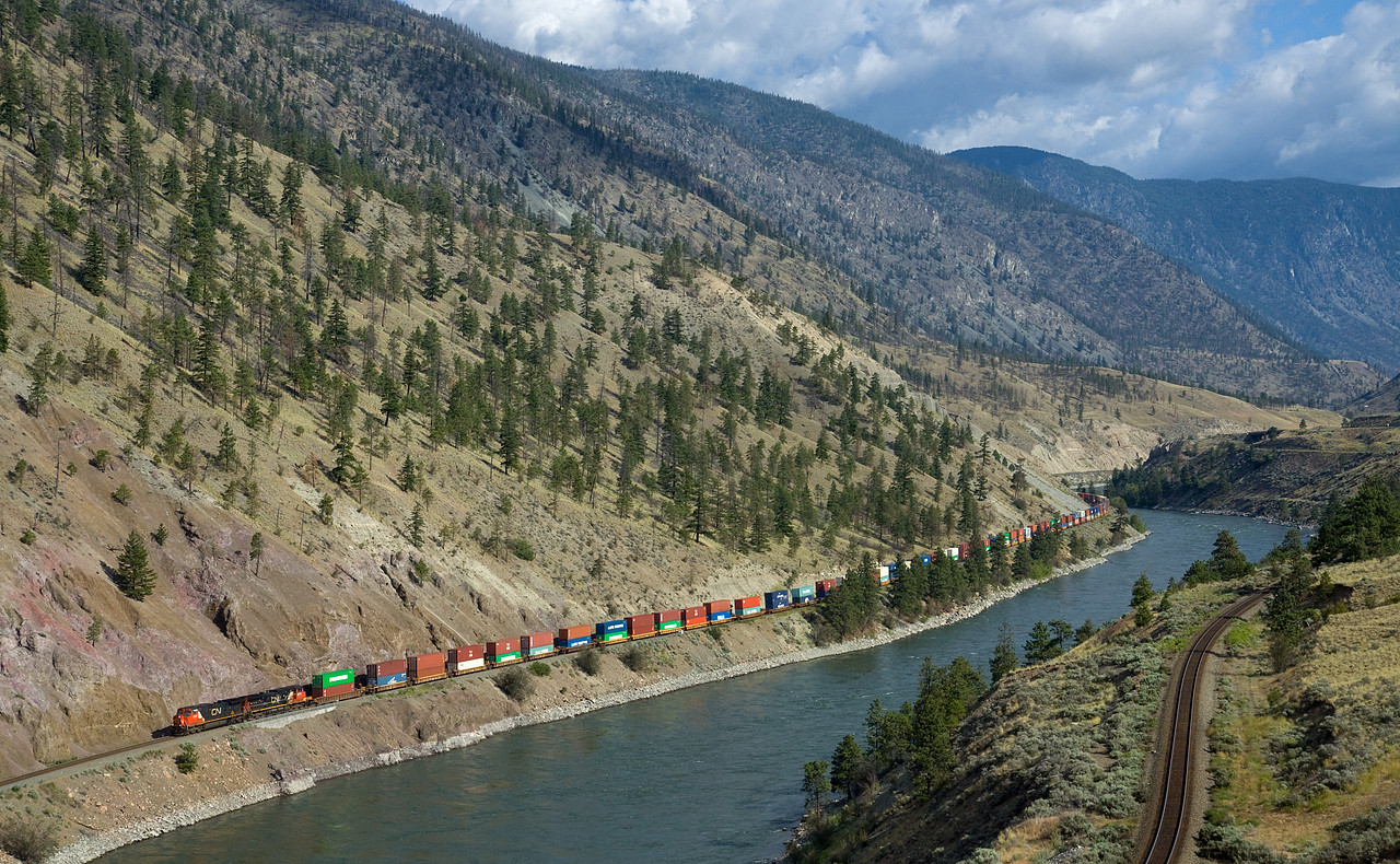 GE C44-9W of CN between Lytton and Spences Bridge BC