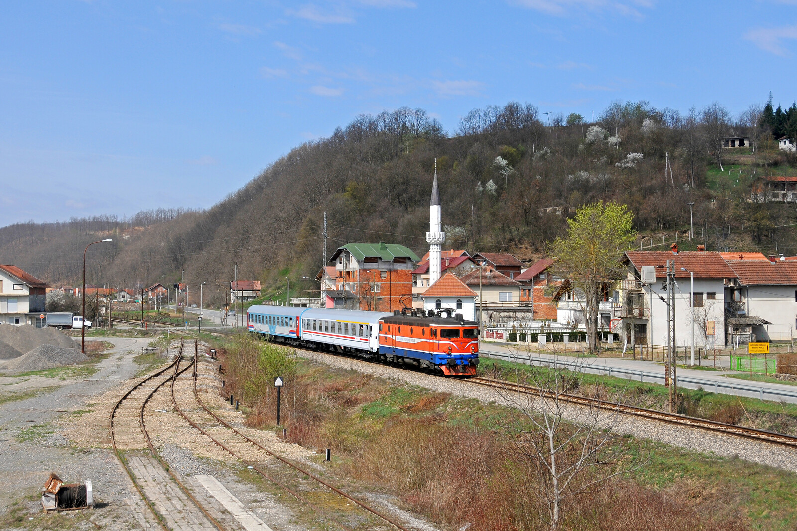 JŽ 441 59 der ŽFBH (Željeznice Federacije Bosne i Hercegovine) zwischen Blagaj und Petkovac, Bosnien und Herzegowina