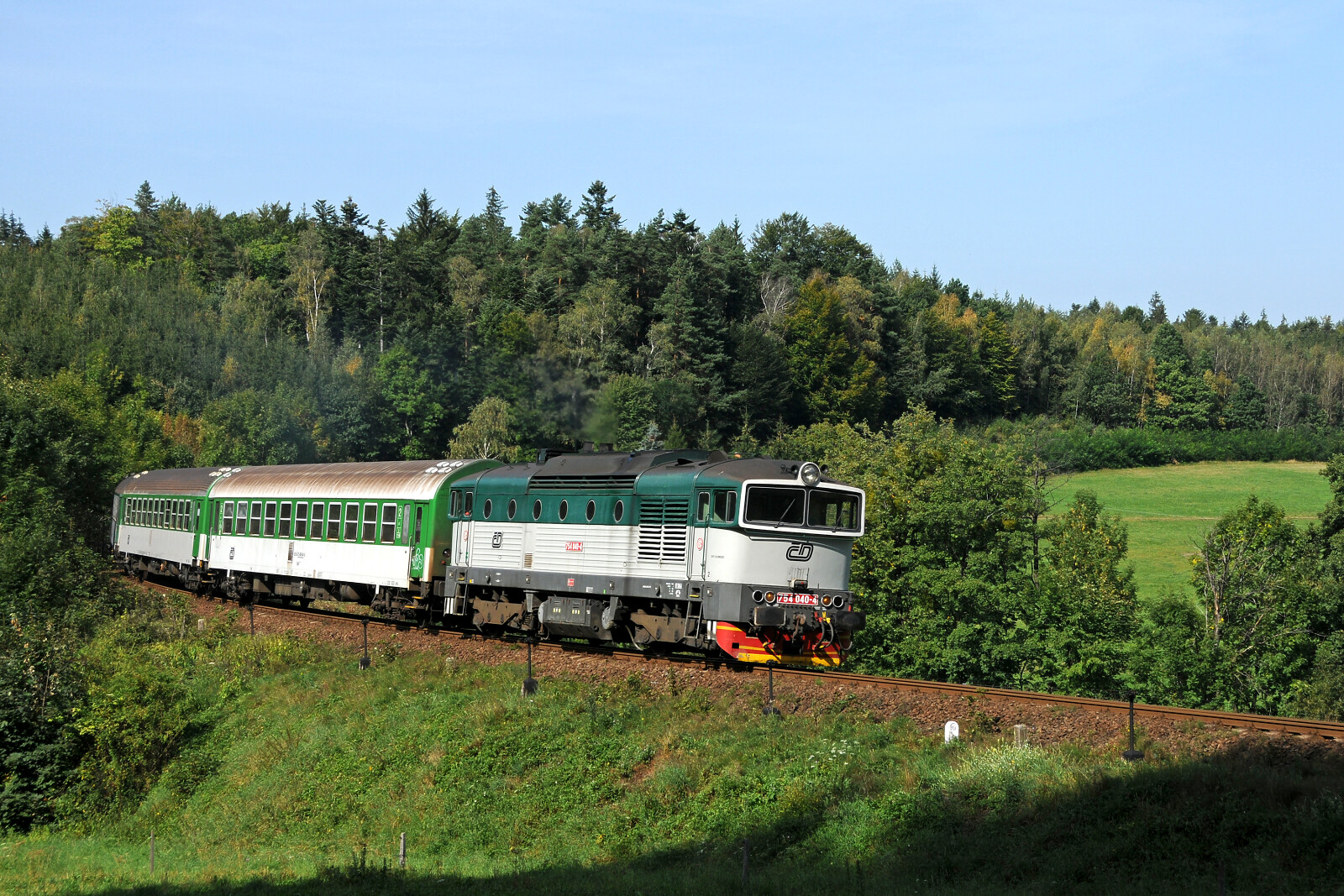 754 040 der ČD (České dráhy) zwischen Frenštát pod Radhoštěm und Kunčice pod Ondřejníkem, Tschechien
