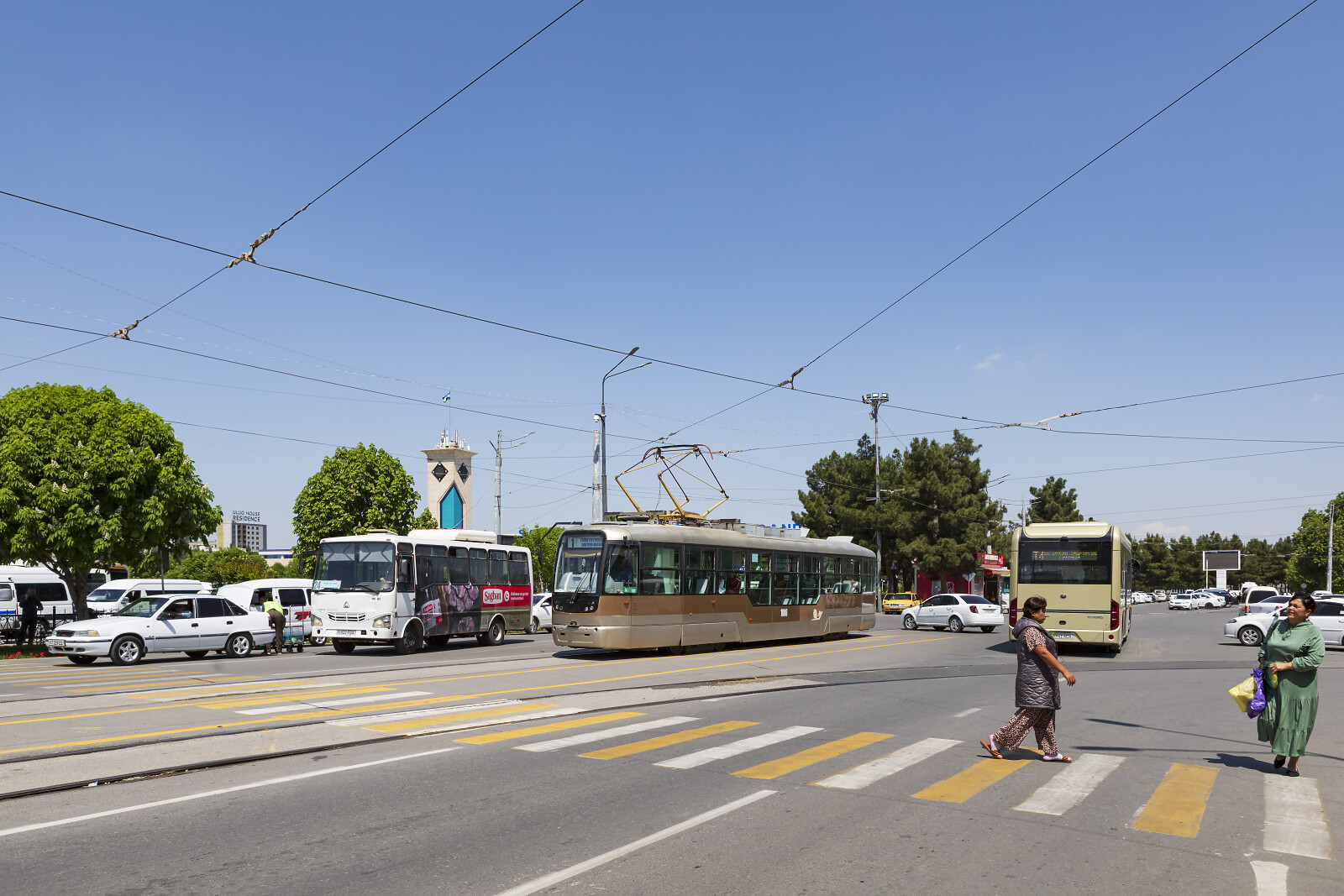 1006 der DK (Tramvay liniyalarini ekspluatatsiya qilish direksiyasi) bei Samarkand (Temir Yo'L Vokzali), Usbekistan