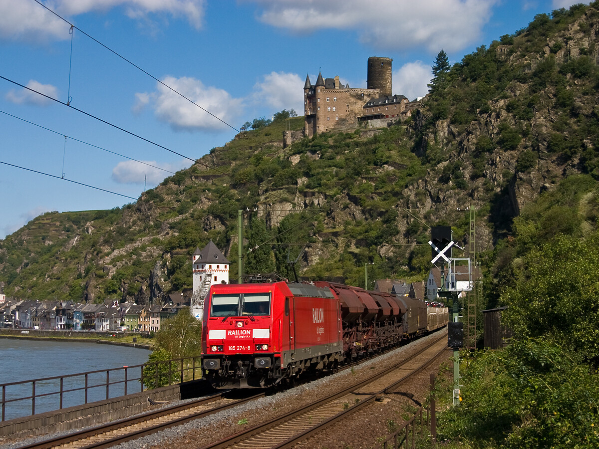 Baureihe 185 der DB zwischen St. Goarshausen und Loreley